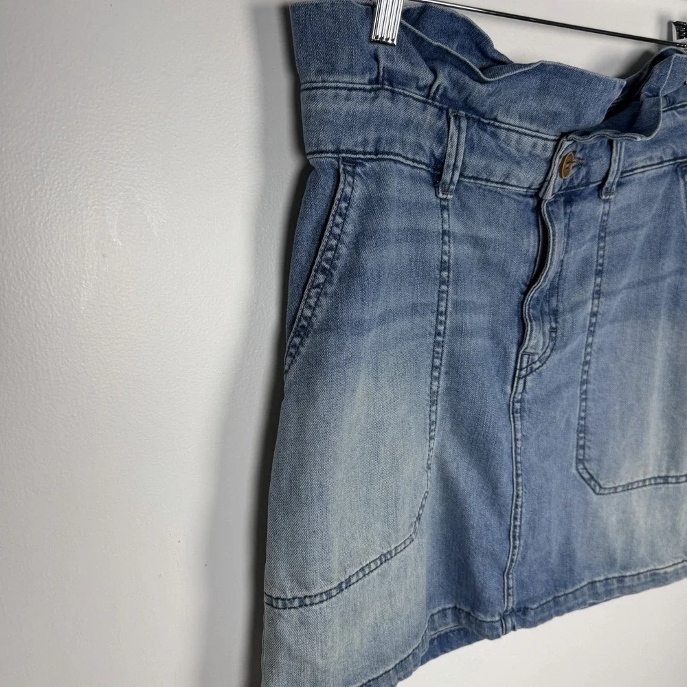 Free People Size‎ 6 Blue Denim Jean Paper Bag Waist Patch Pocket Mini Skirt